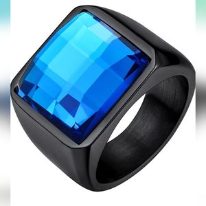 Men's topaz ring NWT size 7 💙